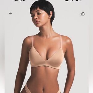 NWT Skims WIRELESS FORM T-SHIRT DEMI BRA